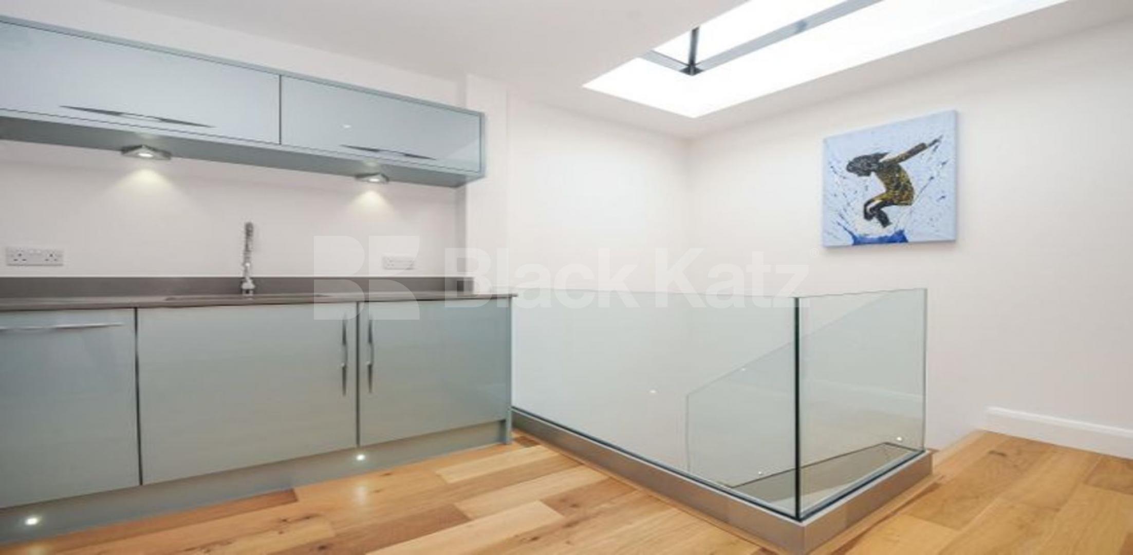 			1 Bedroom, 1 bath, 1 reception Apartment			 Kings Cross Road, KINGS CROSS WC1X 